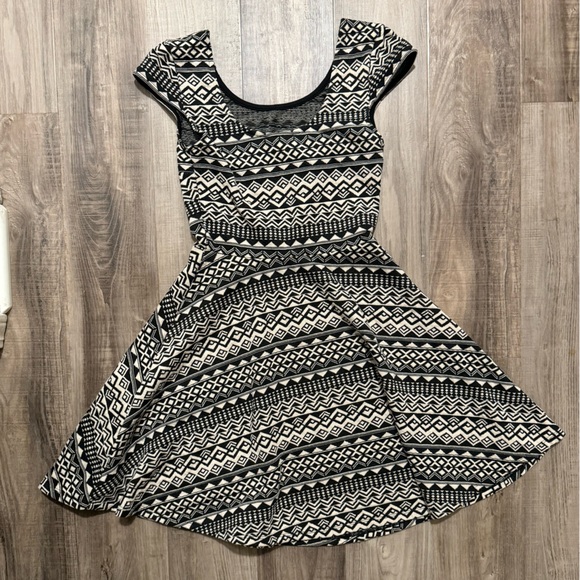 Tribal Print Dress - Picture 1 of 4